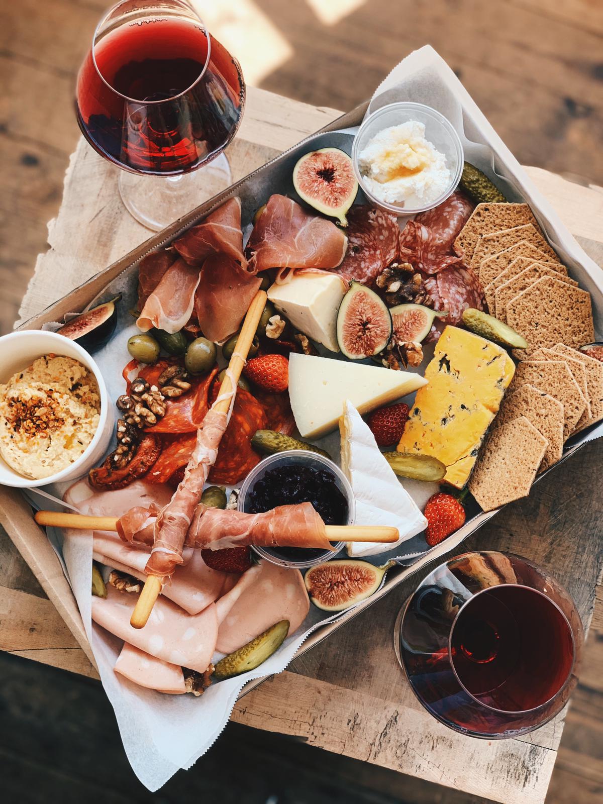 The Elsworth Platter BOx